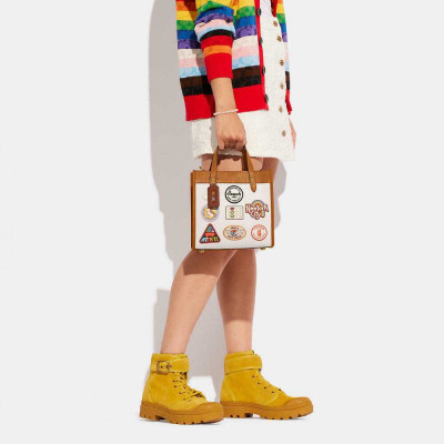 Field Tote 22 With Patches - B4/Chalk Multi