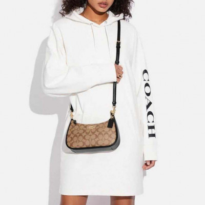 Teri Shoulder Bag In Signature Canvas - Im/Khaki/Black