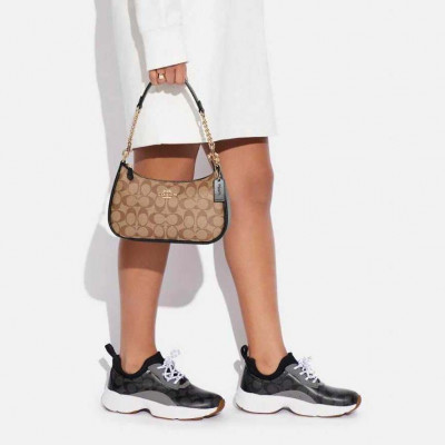 Teri Shoulder Bag In Signature Canvas - Im/Khaki/Black