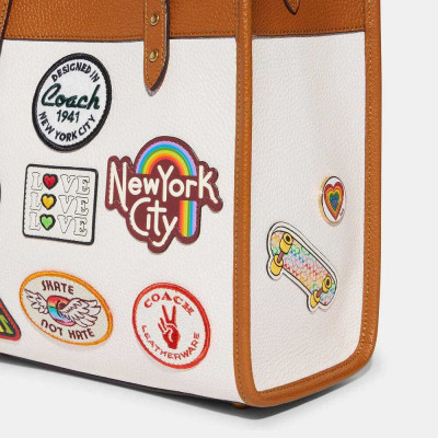 Field Tote 22 With Patches - B4/Chalk Multi