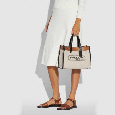Field Tote 30 With Badge - Brass/Canvas Light Saddle