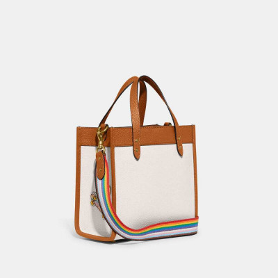 Field Tote 22 With Patches - B4/Chalk Multi