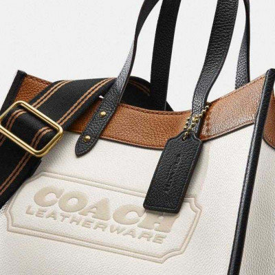 Field Tote 30 With Badge - Brass/Chalk Multi