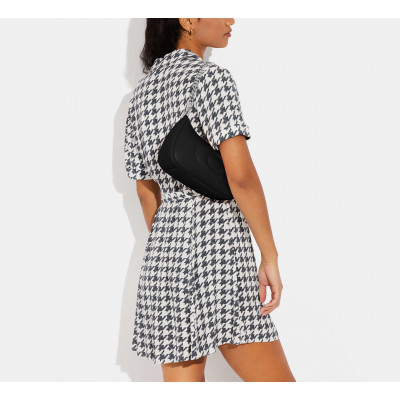 Teri Shoulder Bag With Signature Quilting - Smooth Leather/Silver/Black